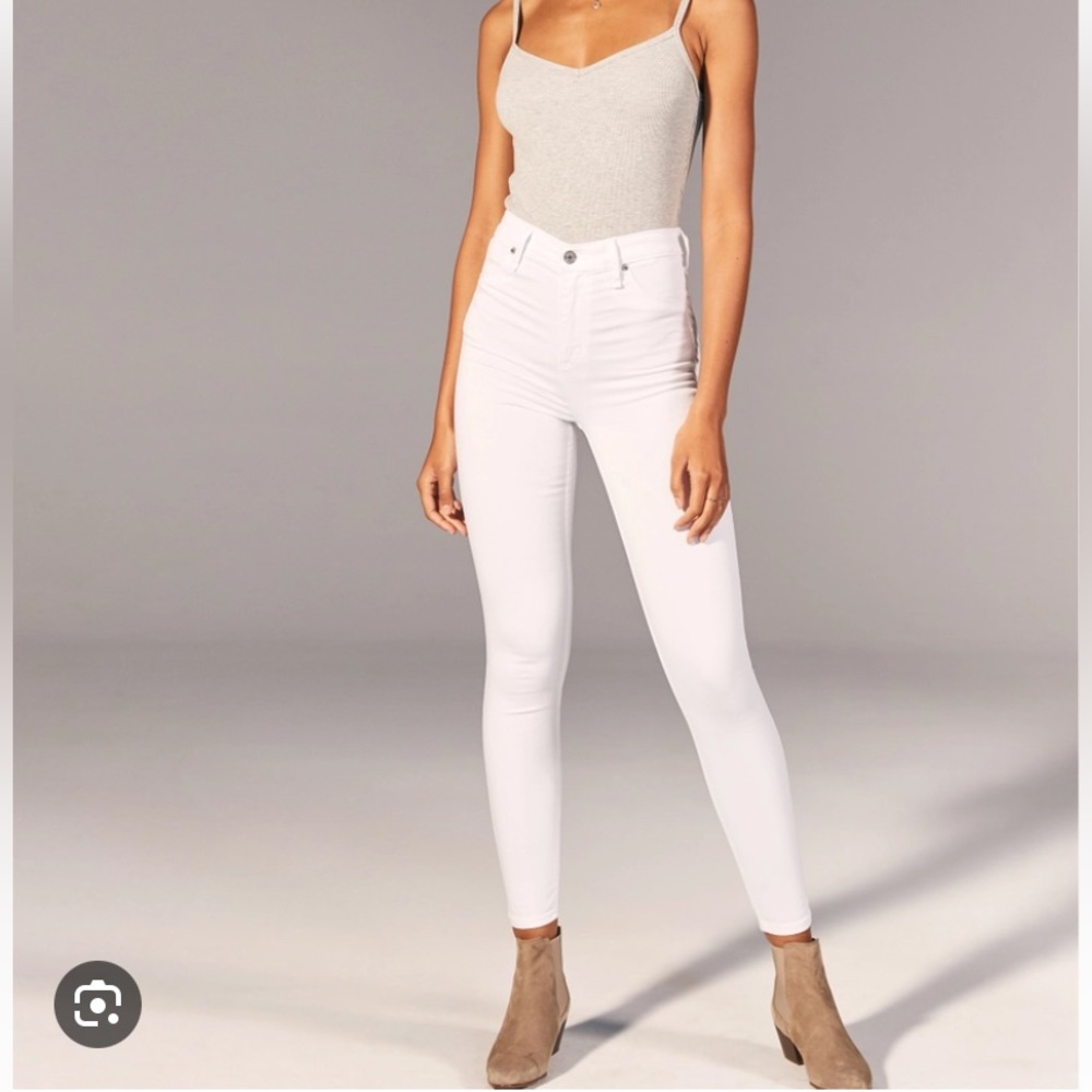 Abercrombie sz 26 petite 26 short white jeans